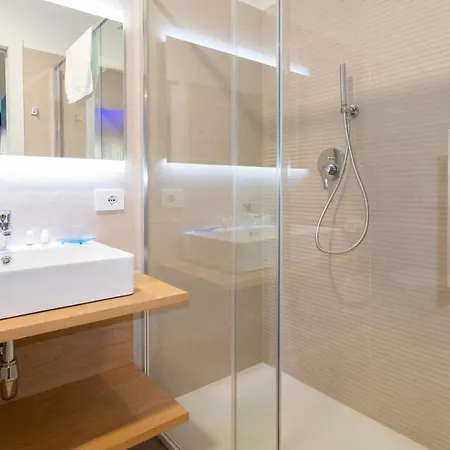 Pensión Carducci Art 4*