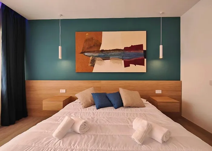 Carducci Art Guest house 4*