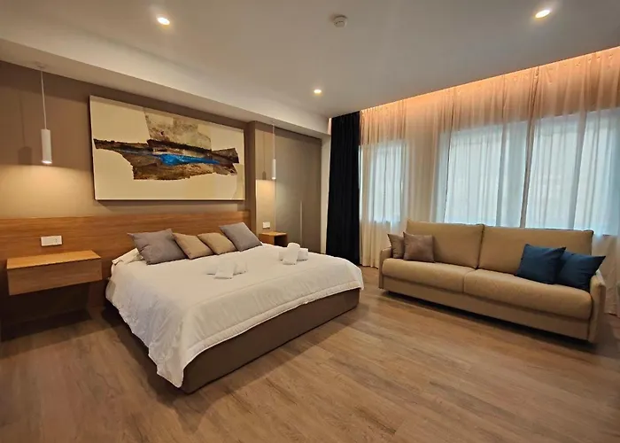 Carducci Art Guest house 4*