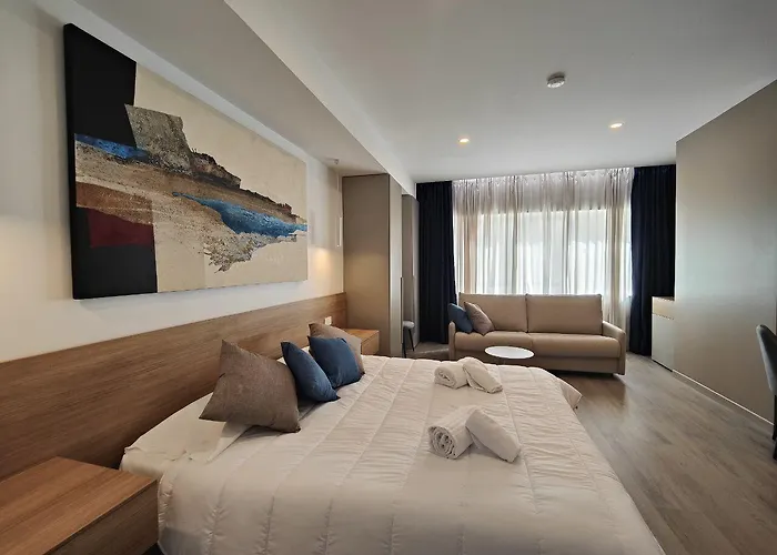 Carducci Art Guest house 4*