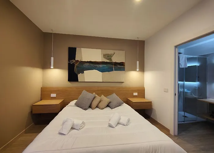 Carducci Art Guest house 4*